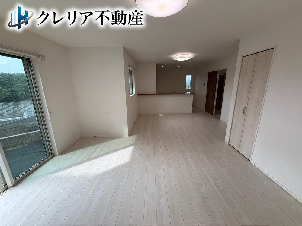 Contemporary 3LDK Home in Tamatsu - Photo 1