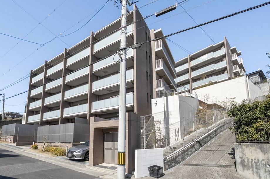 4LDK+S apartment in Tempaku Ward, Nagoya, Aichi - Photo 1
