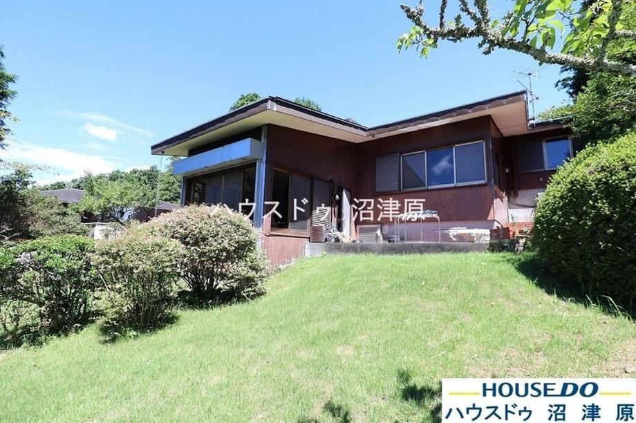 Elegant 5LDK Home Next to Golf Course in Numazu - Photo 1
