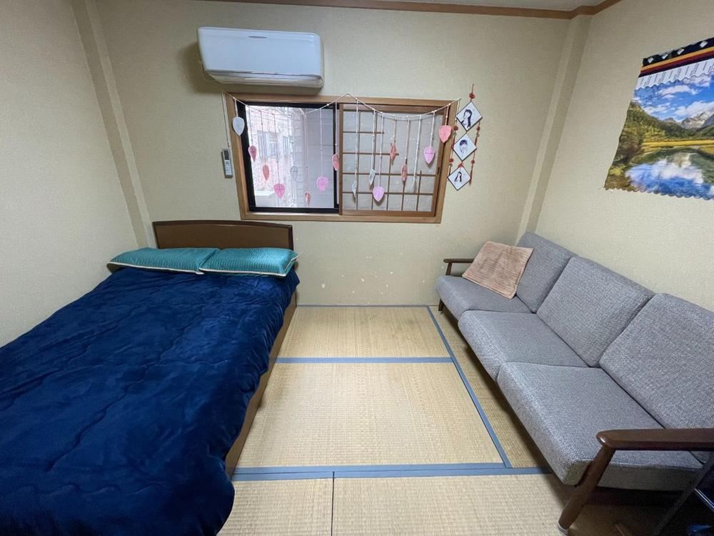 Thumbnail 4