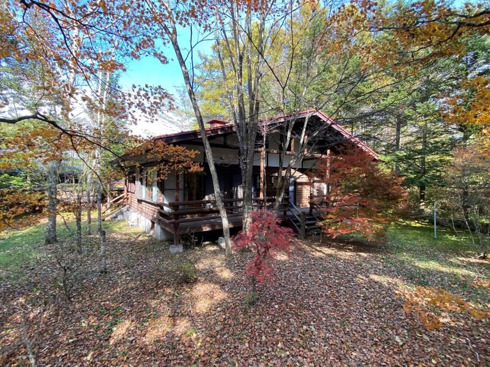 Nature-Rich 3LDK Home in Hattchi, Karuizawa - Photo 1