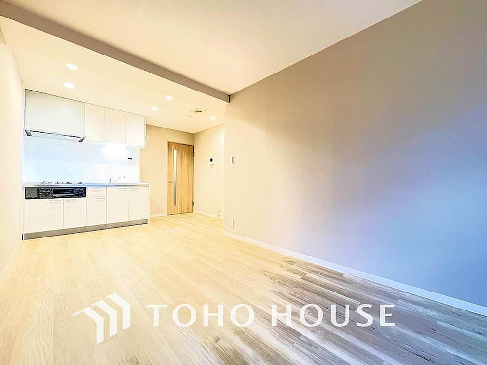 Newly Renovated 2LDK Apartment in Kanai - Photo 1