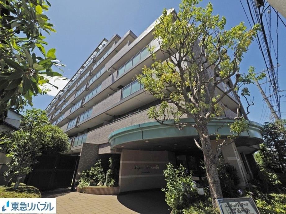 Modern 3LDK Apartment in Izumi Chuo - Photo 1