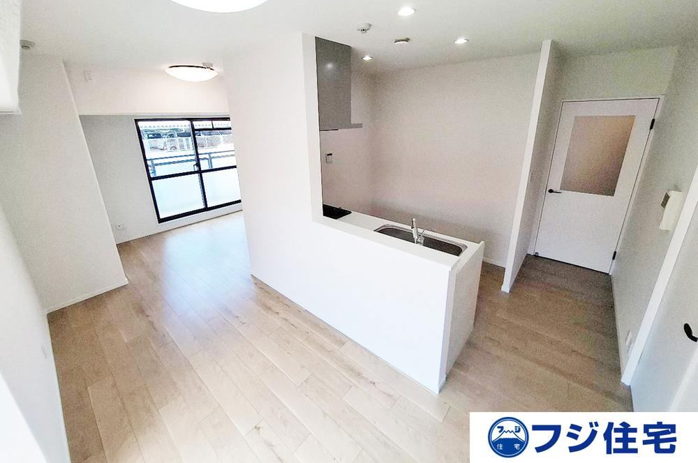 2LDK apartment in Sakai Ward, Sakai, Osaka - Photo 1