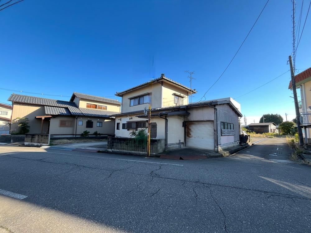 Corner Lot Property in Naoetsu Area - Photo 1