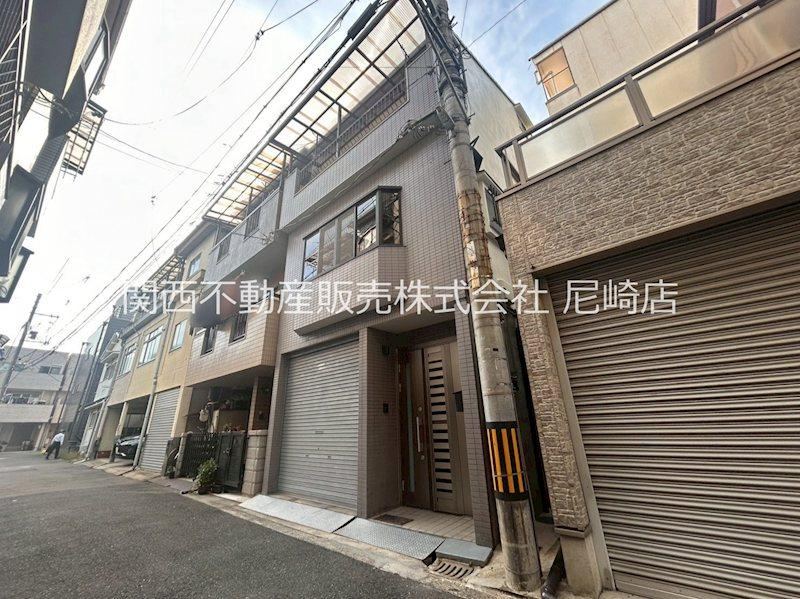 Renovated 4LDK House in Shimizu, Osaka - Photo 1