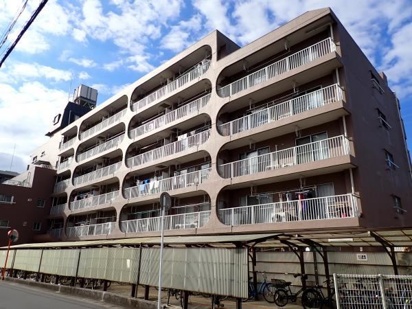 Newly Renovated 2LDK Apartment in Hinode - Photo 1