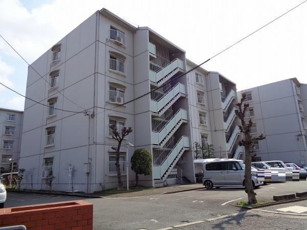 3LDK apartment in Sakai Ward, Sakai, Osaka - Photo 1