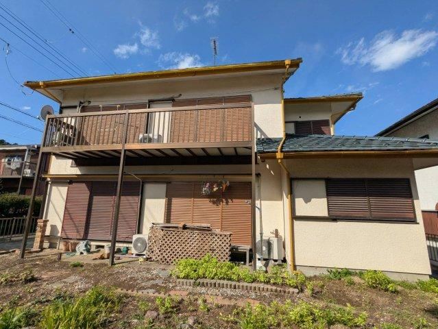 Spacious 4LDK House with Large Land Area - Photo 1