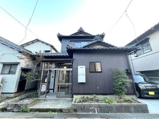 Fully Renovated 3LDK House in Sakai - Photo 1