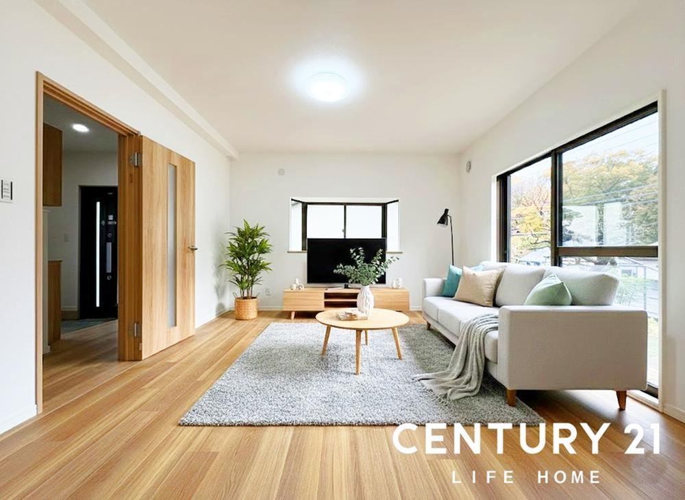 Renovated 4LDK Detached House in Quiet Ozenji East - Photo 1