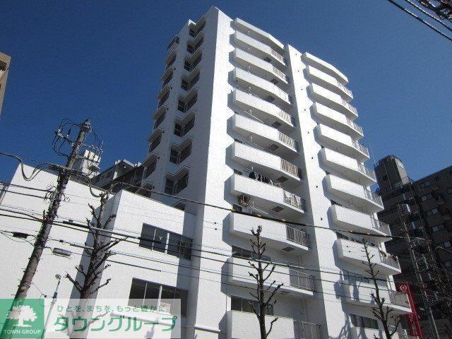 Sunny 2LDK Apartment Just 2 Minutes from Higashi-Fuchu Station - Photo 1