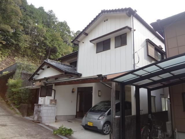 Spacious 6LDK House in a Quiet Neighborhood - Photo 1