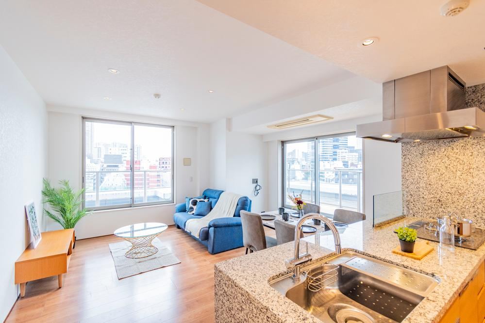 2LDK apartment in Minato Ward, Tokyo - Photo 1