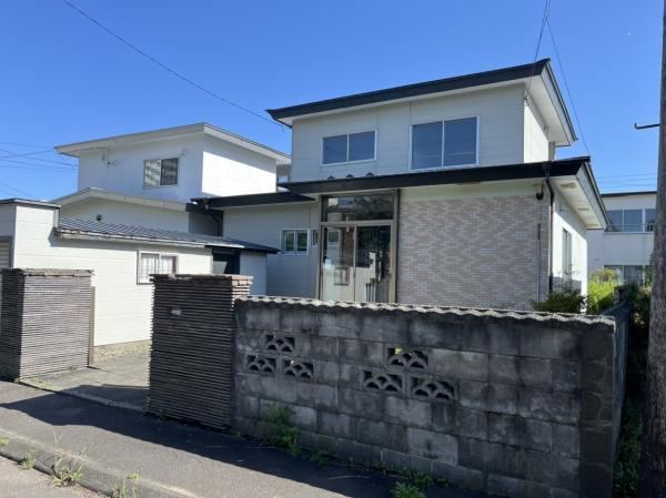 Well-Maintained 4LDK House in Tomakomai - Photo 1