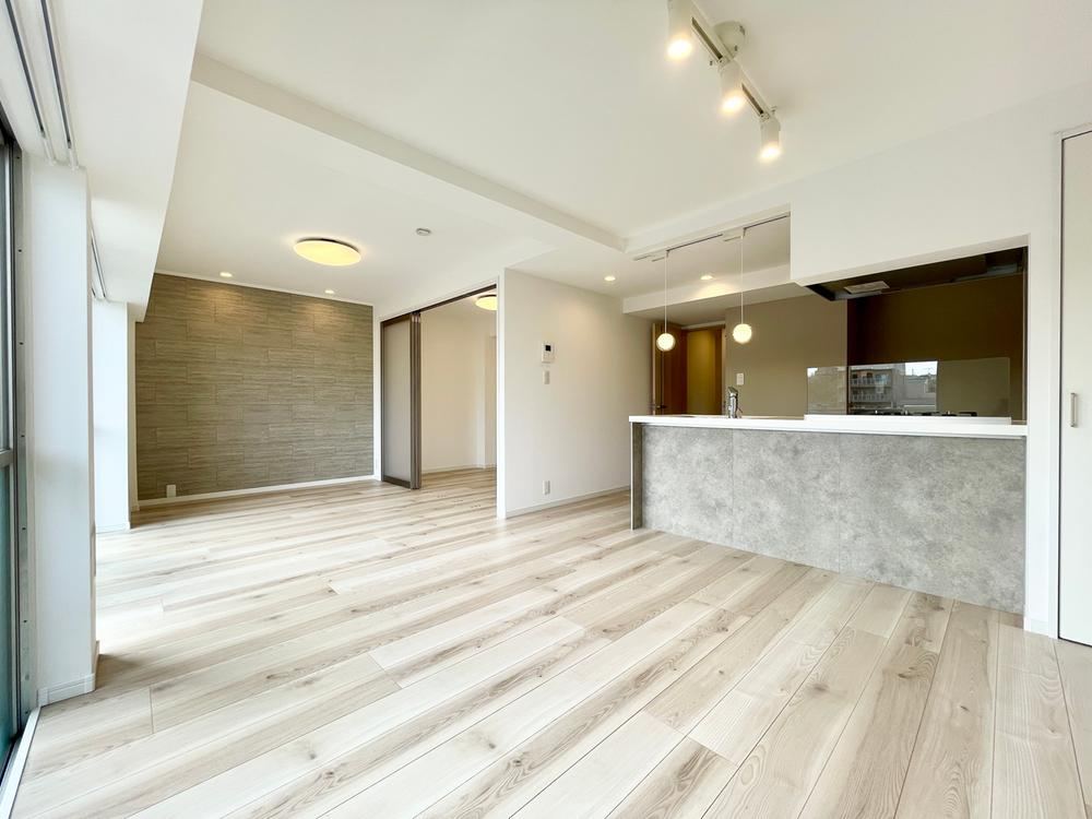 Renovated 1LDK Apartment Near Shin-Matsudo Station - Photo 1