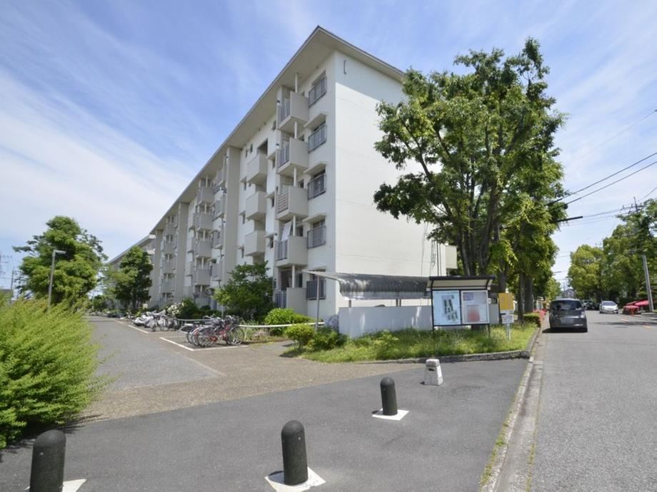 3LDK Apartment with Good Sunlight in Kawaguchi - Photo 1