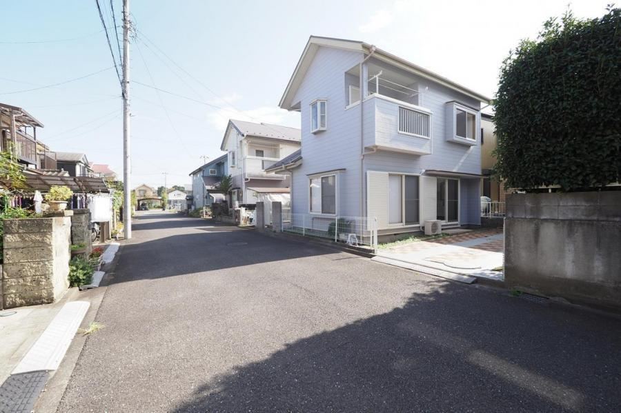 Renovated 3LDK Home with Parking for 2 Cars - Photo 1