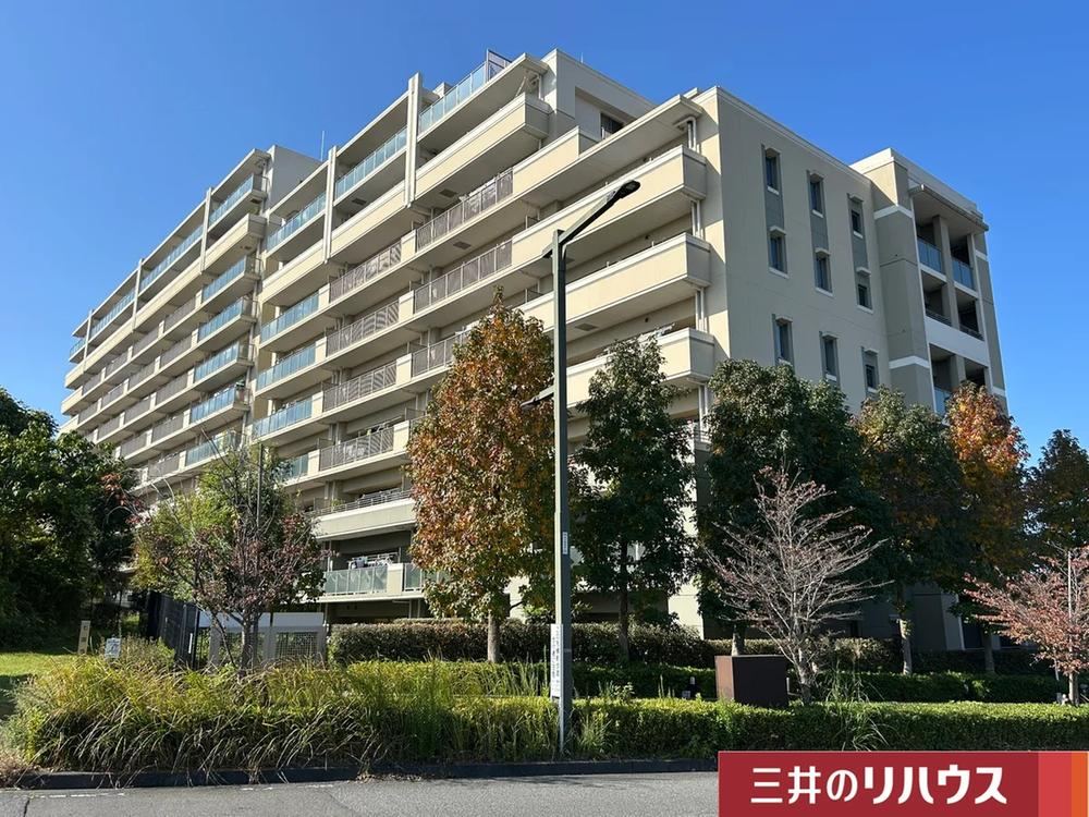 Large 4LDK Apartment in Hachioji - Photo 1