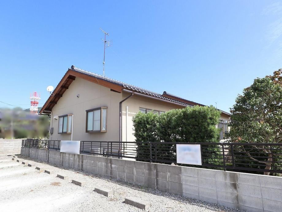 Spacious 4LDK House in Meiji Town - Photo 1