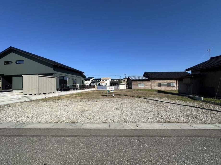 340 m² land in Kahoku, Ishikawa - Photo 1