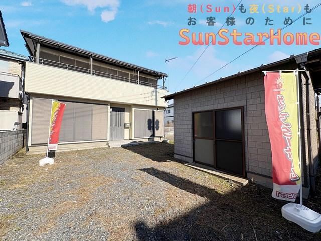 Spacious 4LDK Home with Hobby Room in Hannou - Photo 1