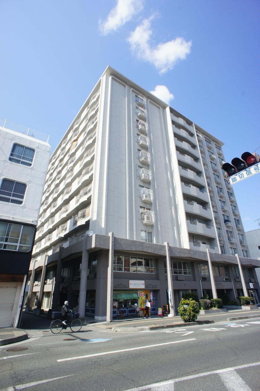 3LDK apartment in Matsuyama, Ehime - Photo 1