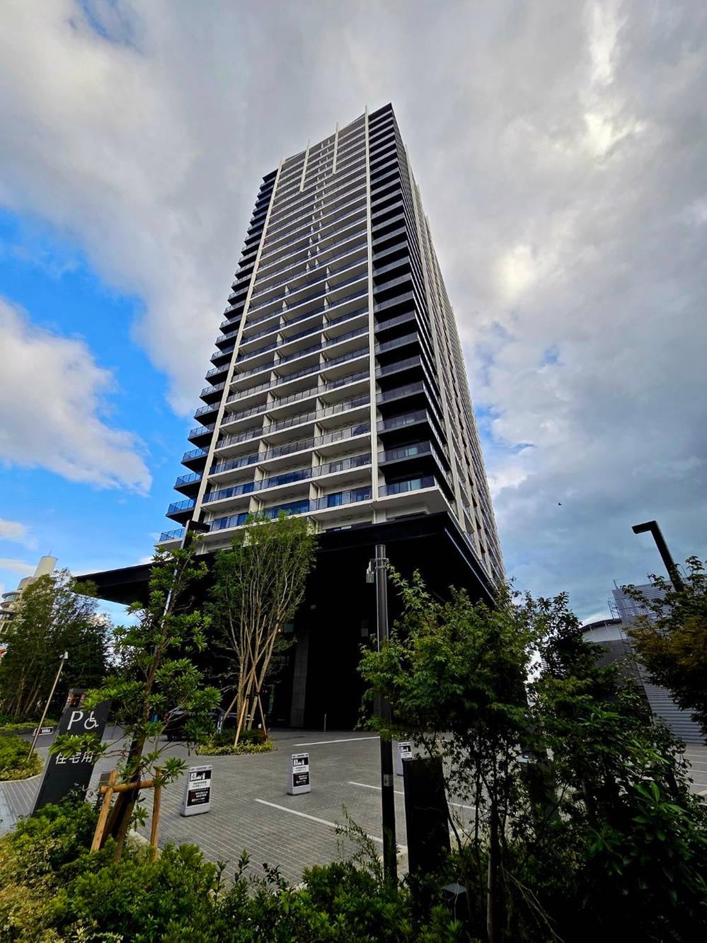 2LDK apartment in Chuo Ward, Kobe, Hyogo - Photo 1
