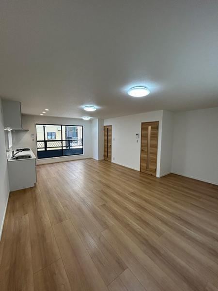 Renovated 4LDK House in Nishinomiya - Photo 1