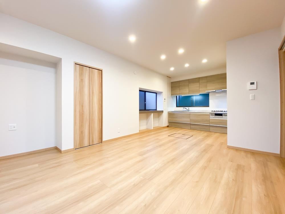 Renovated 5LDK House with Japanese Garden - Photo 1
