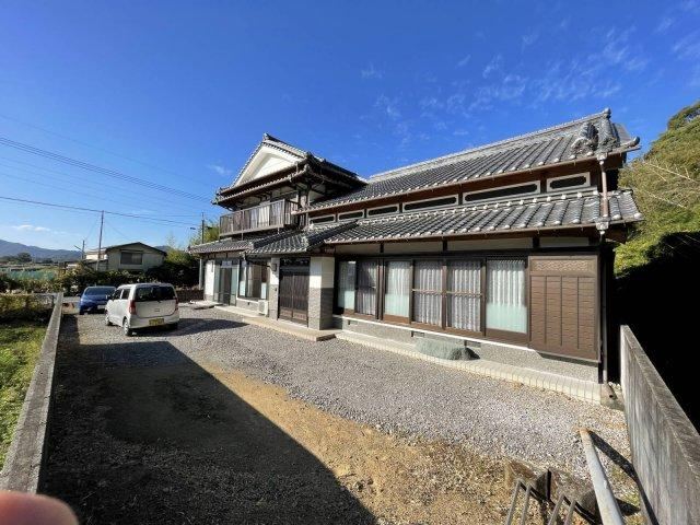 Roomy 7DK+S Home with Spacious Bath in Haruno - Photo 1