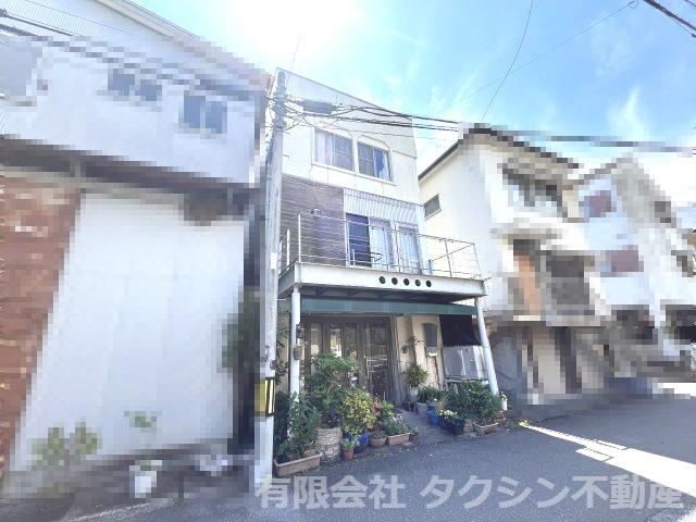 3-Story House with Excellent Access - Photo 1