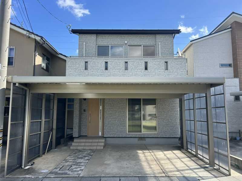Beautiful 4LDK Home Near Sanba Elementary School - Photo 1