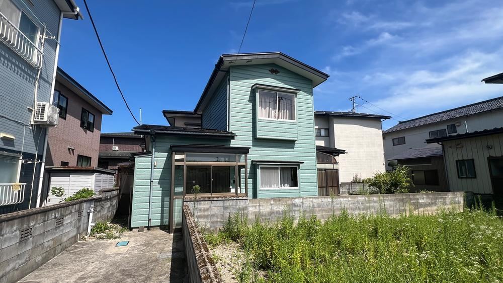 Convenient Family Home Near Schools - Photo 1