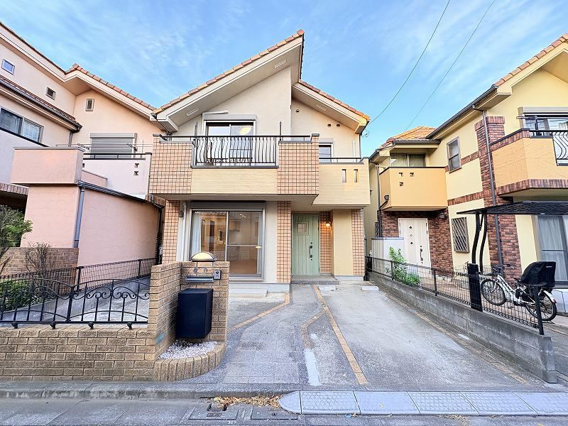 Renovated 5LDK House with Modern Features in Nerima - Photo 1
