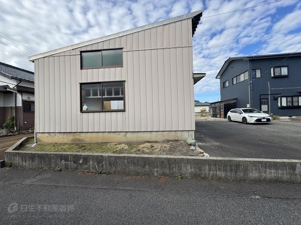 Spacious Residential Land in Niigata - Photo 1