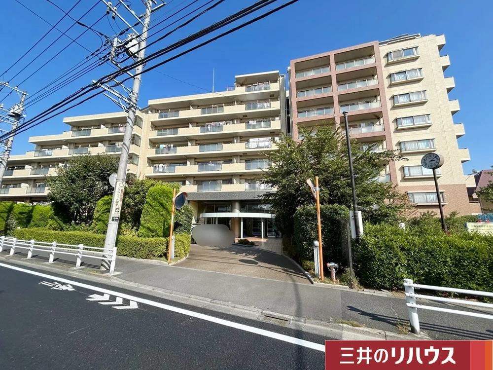Stylish 3LDK Apartment in Musashino - Photo 1