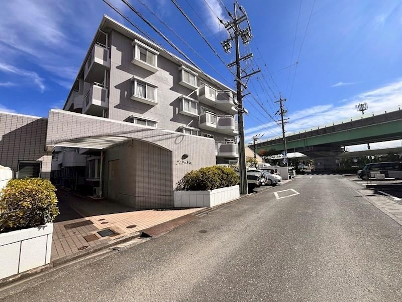 4LDK apartment in Aoi Ward, Shizuoka - Photo 1