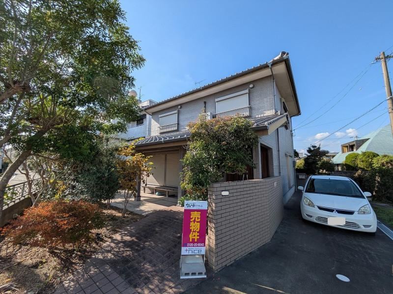 Versatile 4LDK Home with Two Connected Buildings - Photo 1