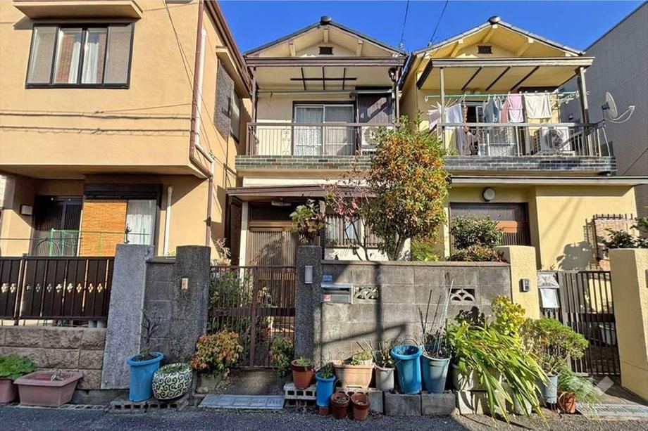 Convenient 3DK House in Itami - Photo 1