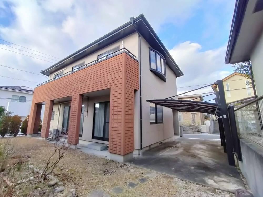 Conveniently Located 4LDK Near Kurozasa Station - Photo 1