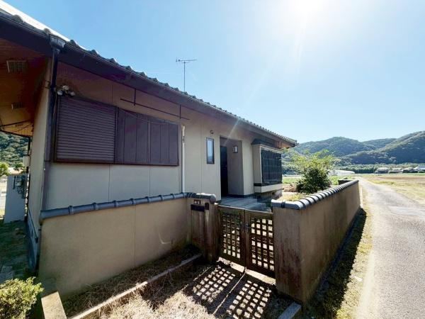 Charming 2LDK Detached House with Garden in Tamakaba - Photo 1