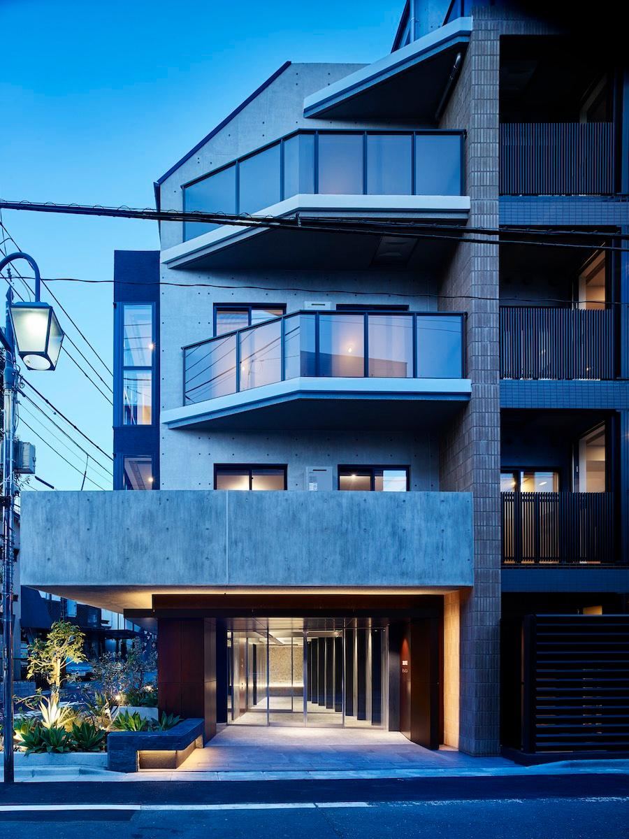 3LDK apartment in Shibuya Ward, Tokyo - Photo 1