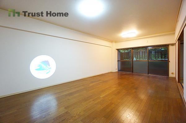4LDK apartment in Suita, Osaka - Photo 1
