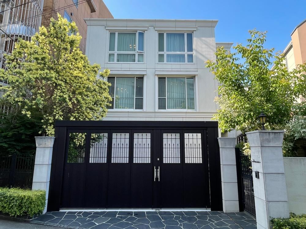 Spacious 3LDK House with Built-in Garage in Kamakura - Photo 1