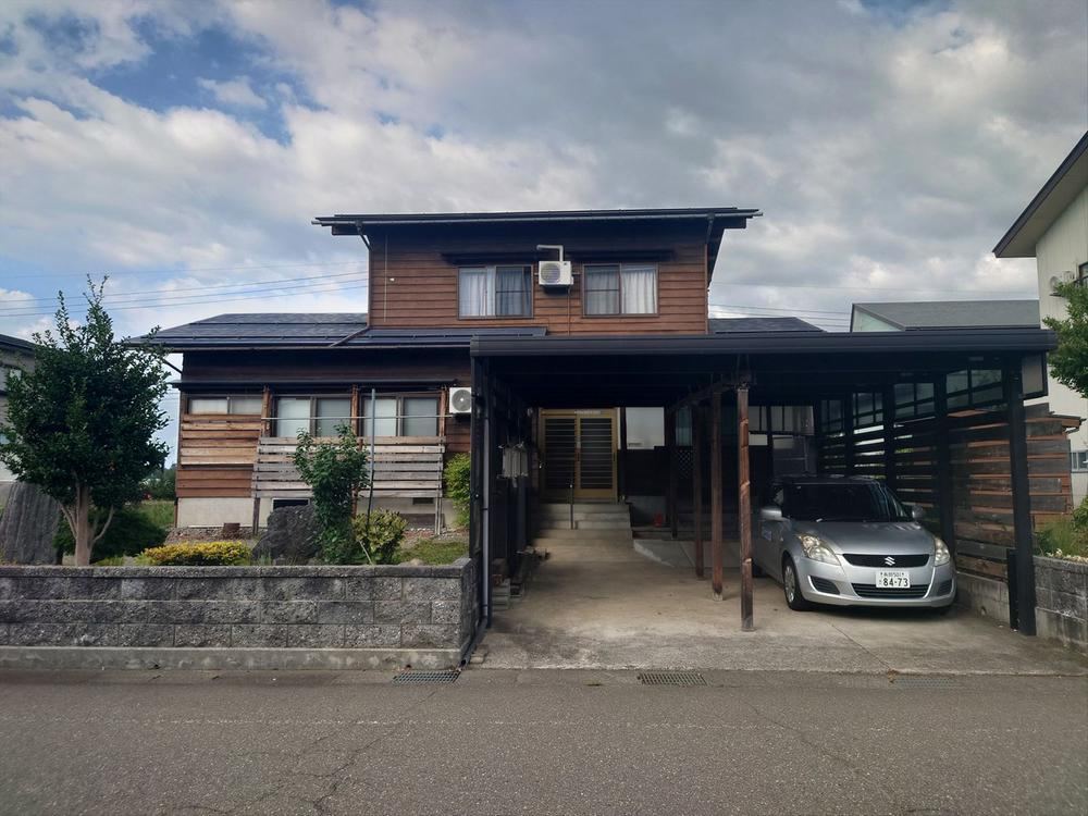 Spacious 5LDK Home with Large Garden in Sanwa Ward - Photo 1
