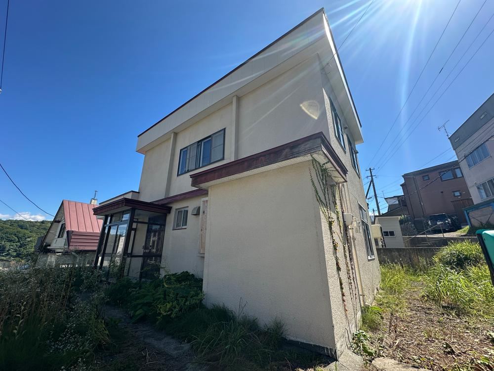 Renovation Opportunity: 7LDK House in Otaru - Photo 1