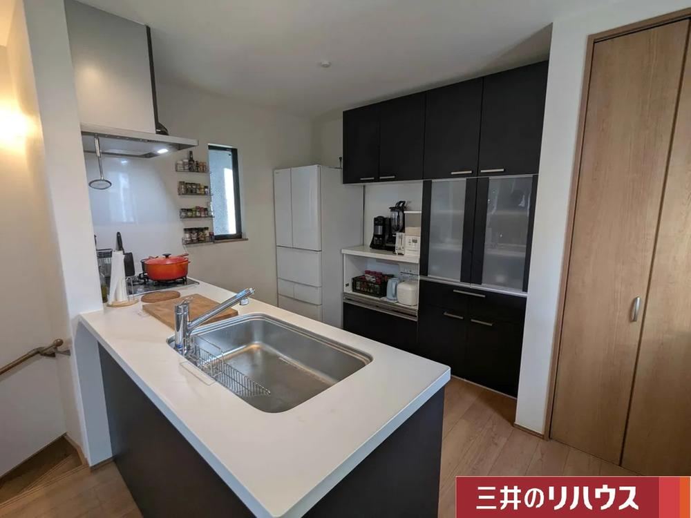 Modern 3LDK House in Honchucho - Photo 1