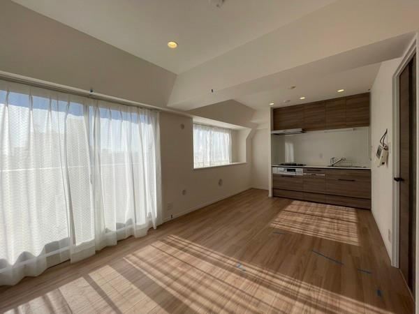 Sunny 1LDK Apartment in Honcho - Photo 1