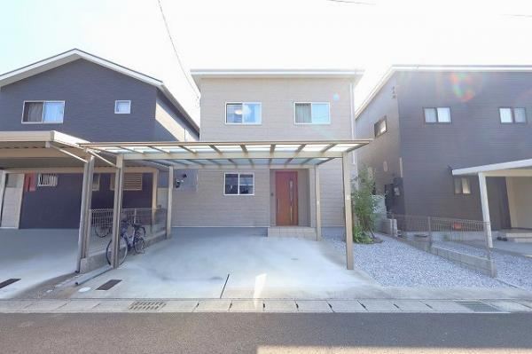 Modern 4LDK Home in Organized District - Photo 1